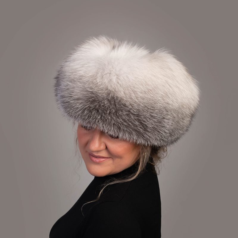 KOŽEŠINOVÁ ČEPICE LODIČKA Stříbrná LIŠKA"Blue Frost WHITE"